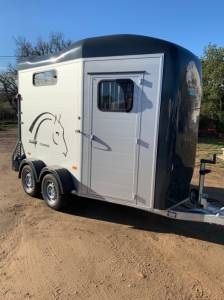 Horse trailer cheval liberte touring jumping 2 stalls 2023 used