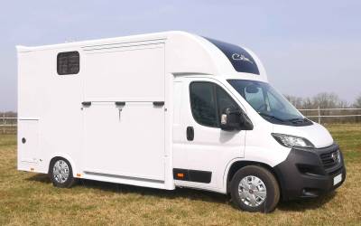 Camion vl home-car / chevaux (74.800 € h.t)