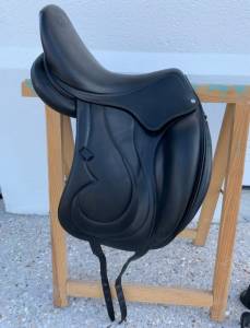 Selle de dressage antarès