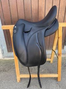 Selle de dressage devoucoux makila lab 