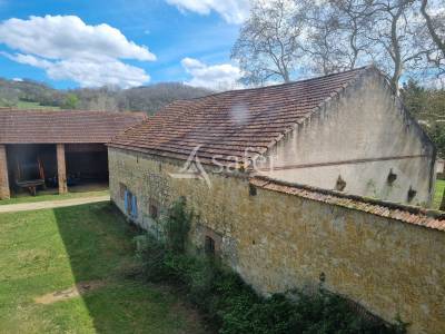 Château du xviième siècle et ses gîtes