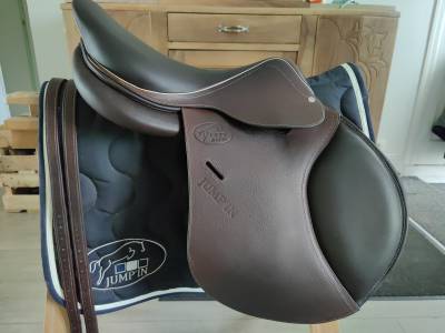 Selle premium jump'in de août 2023 - comme neuve