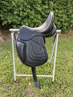 Selle dressage eric thomas 17 pouces