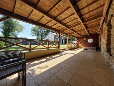 Maison - 204 m² - carriere - patures - boxes