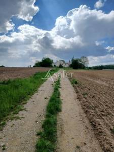 Propriete agricole avec chateau, dependances, 2 metairies