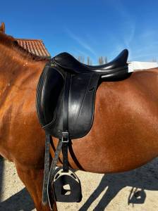 Selle de dressage équipe emporio