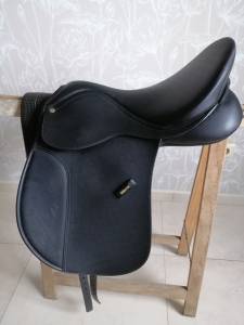 Selle wintec 250 mixte wide pour chevaux larges