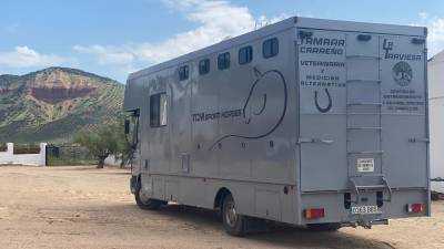 Camión de 4 caballos y vivienda