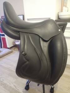 Selle dressage antares cadence 17,5