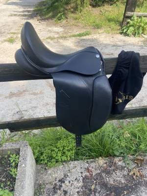 Selle dressage lexhis kll 17,5 neuve  