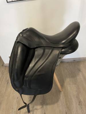 Selle antarès dressage 17,5’ de 2020 en excellent etat