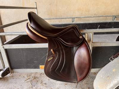 Selle cwd mademoiselle taille 17,5