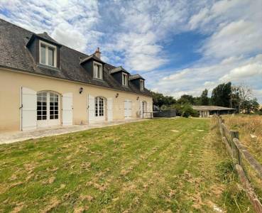 Propriété equestre, 2 maisons au nord de tours