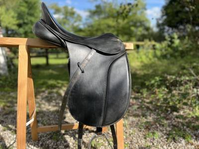 Selle de dressage bates « cair »