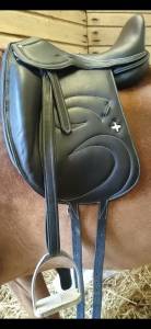 Selle dressage noir 17