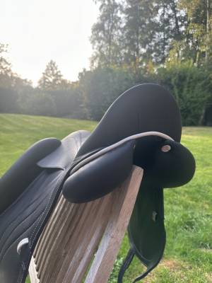 Selle de dressage gbs