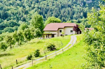 MAGNIFIQUE PROPRIÉTÉ ÉQUESTRE DANS LE JURA