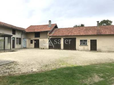 Jayat / ferme à rénover / 80 m² / 3.56 ha