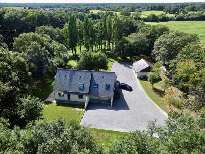 Maison blain 200 m2, 5 hectares et dépendances