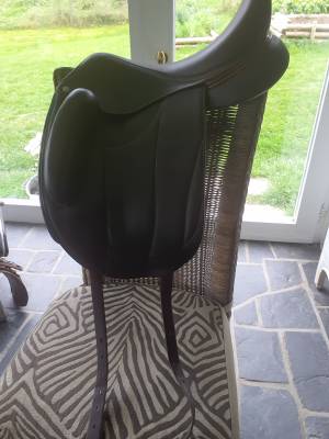 Magnifique selle de dressage aachen forestier