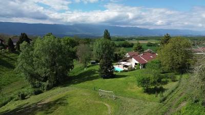 Maison familiale 20 min genève 2 hectares