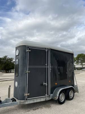 Horse trailer fautras jms classic  1,5 stalls 2013 used