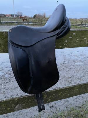 Selle de dressage delgrange