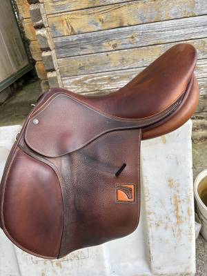 Selle semi creuse 17,5 childeric