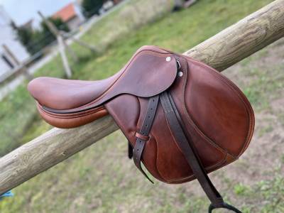 Selle synergy equipe 17’ cognac - état neuf