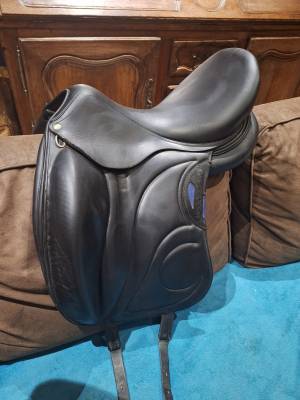 Selle dressage devoucoux 