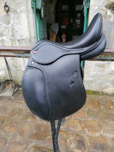 Selle de dressage poney