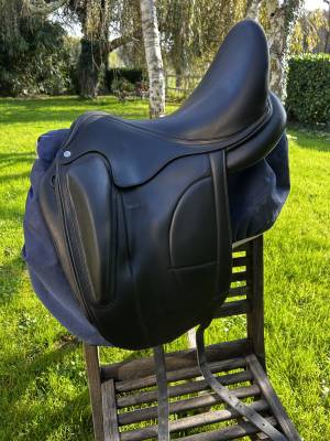 Selle de dressage arion