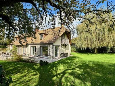 Belle maison, 1,1ha et 2 boxes - beaumont-en-auge