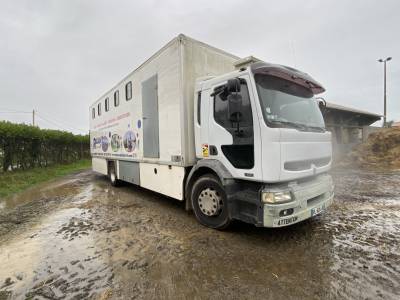 Camion chevaux 10 places online