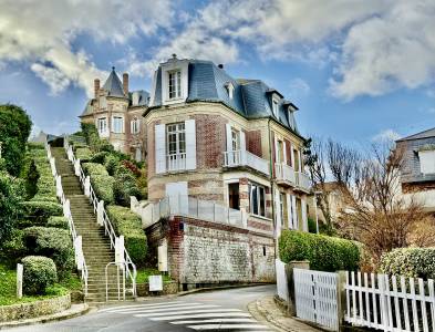 VILLERS-SUR-MER - RAVISSANTE VILLA EN BORD DE MER