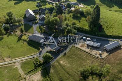 En corrèze, propriété de 14 ha à vocation équestre et touri