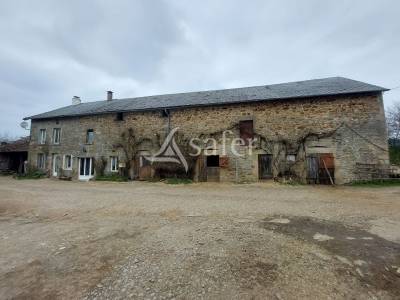 En Creuse, en limite de la Haute-Vienne, propriété sur environ