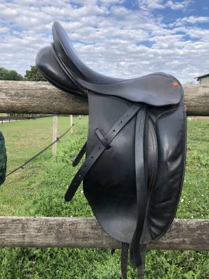 Selle de dressage eurorising 17