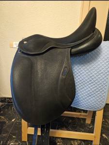 Selle ikonic dressage 17.5