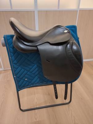 Selle de dressage thésée 17,5 - parfait état