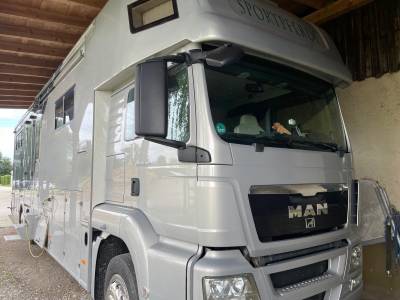 Man tgs 26.360 horse trucks pop out