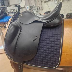 Selle de dressage neuve