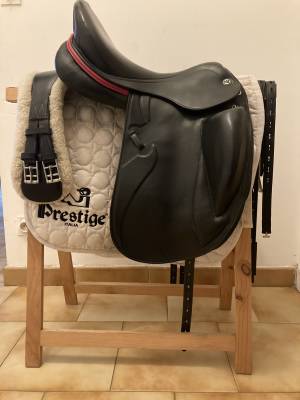 Selle de dressage prestige 17,5