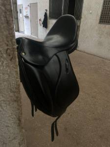 Selle dressage belloir saumur 17.5