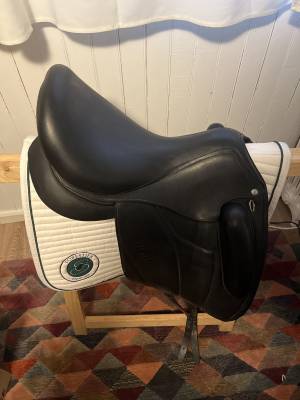 Selle de dressage forestier 17.5