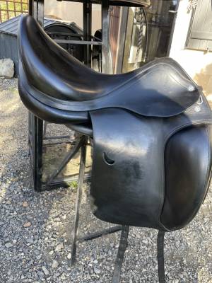 à  vendre selle de dressage emporio équipe