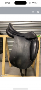 Selle de dressage