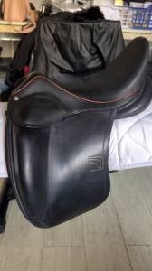 Selle de dressage childeric 