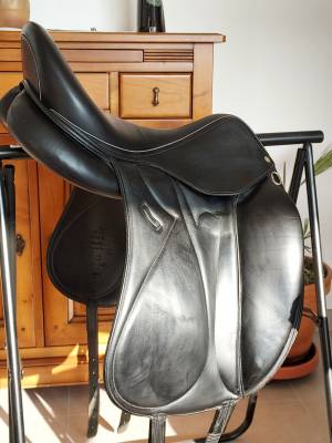 Vends selle de dressage devoucoux makila s année 2016