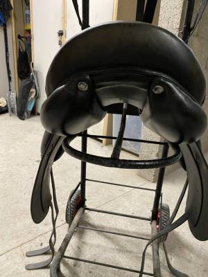 Selle de dressage jump in